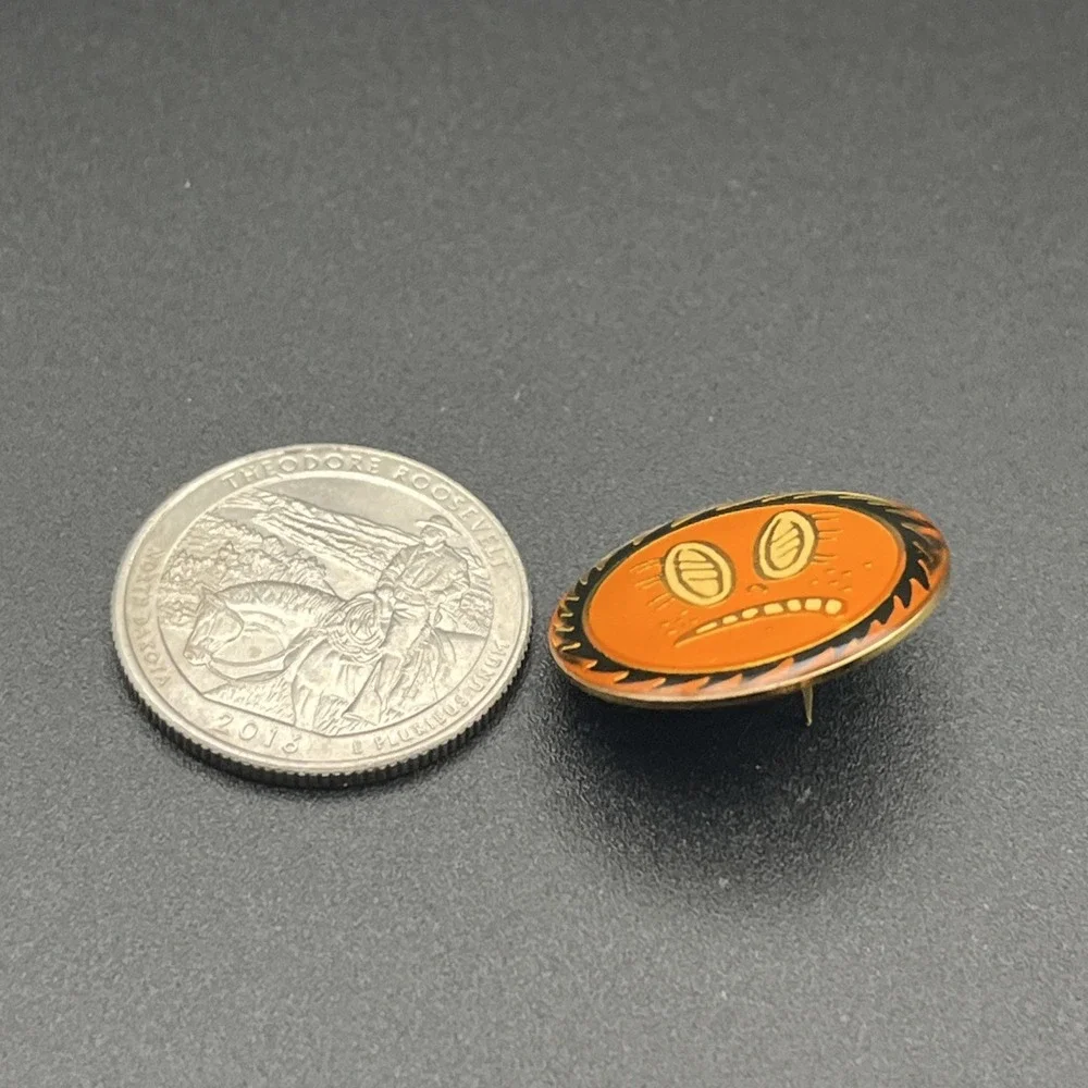 Vintage Orange Nervous Scared Face Lapel Hat Pin‎